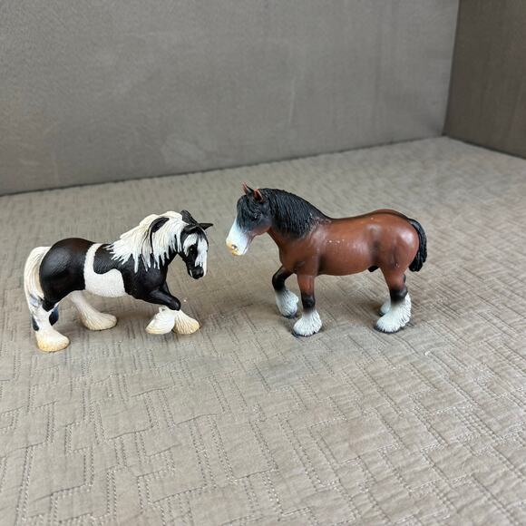Lot of 2 Schleich Clydesdale Horses Draft Horse Drafthorse Toy Figure - Picture 1 of 9